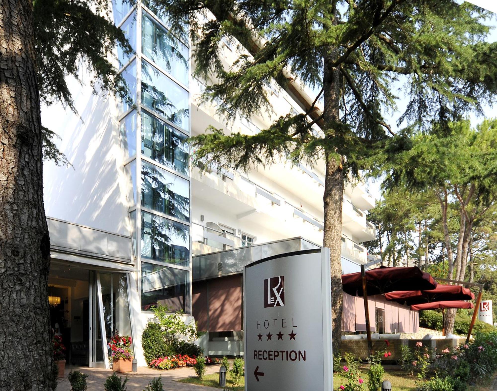 雷克斯酒店 利尼亚诺萨比亚多罗 外观 照片